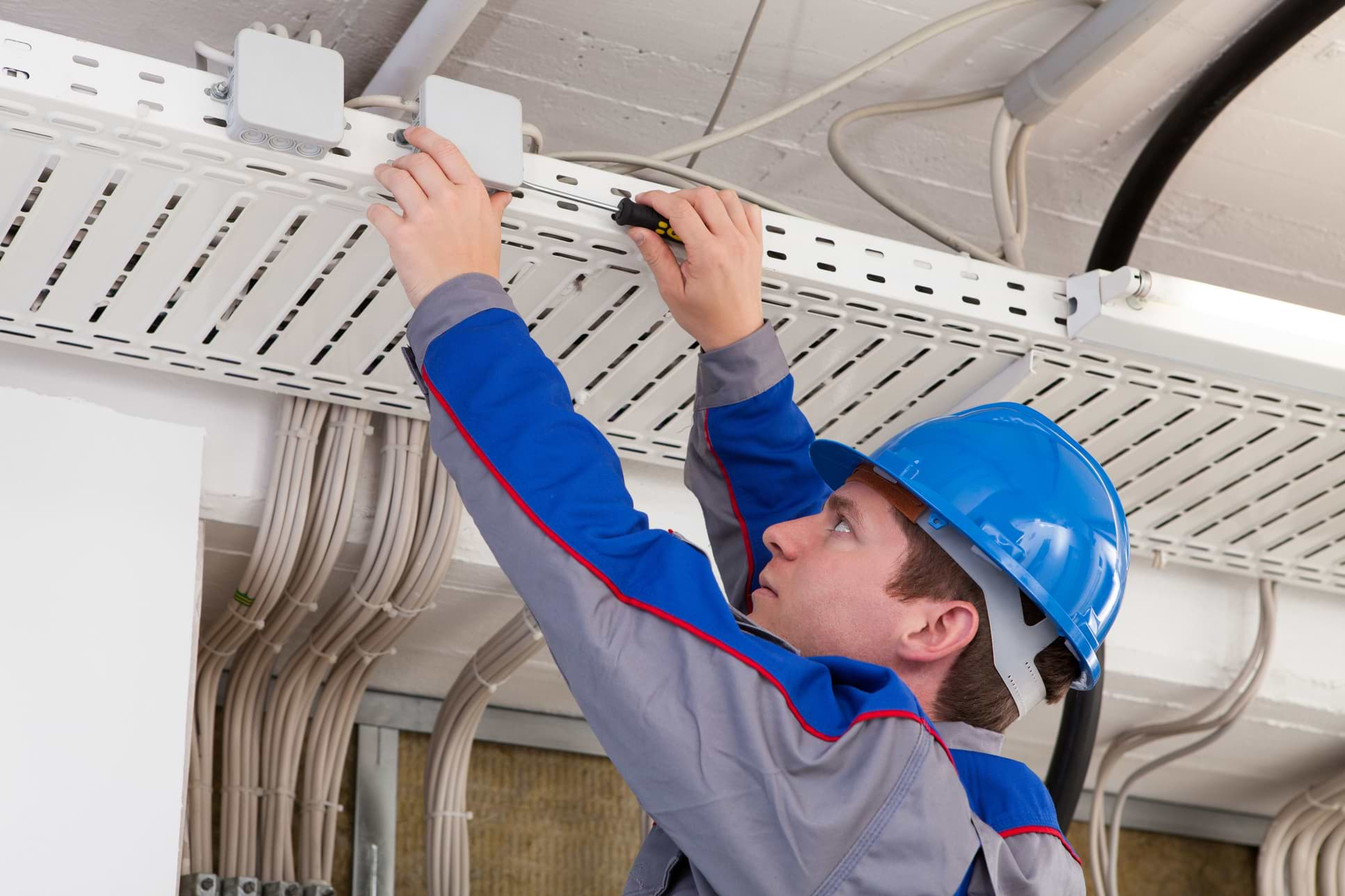 Find Local Low Voltage Cable Technicians Los Angeles, Onboard IT Tech