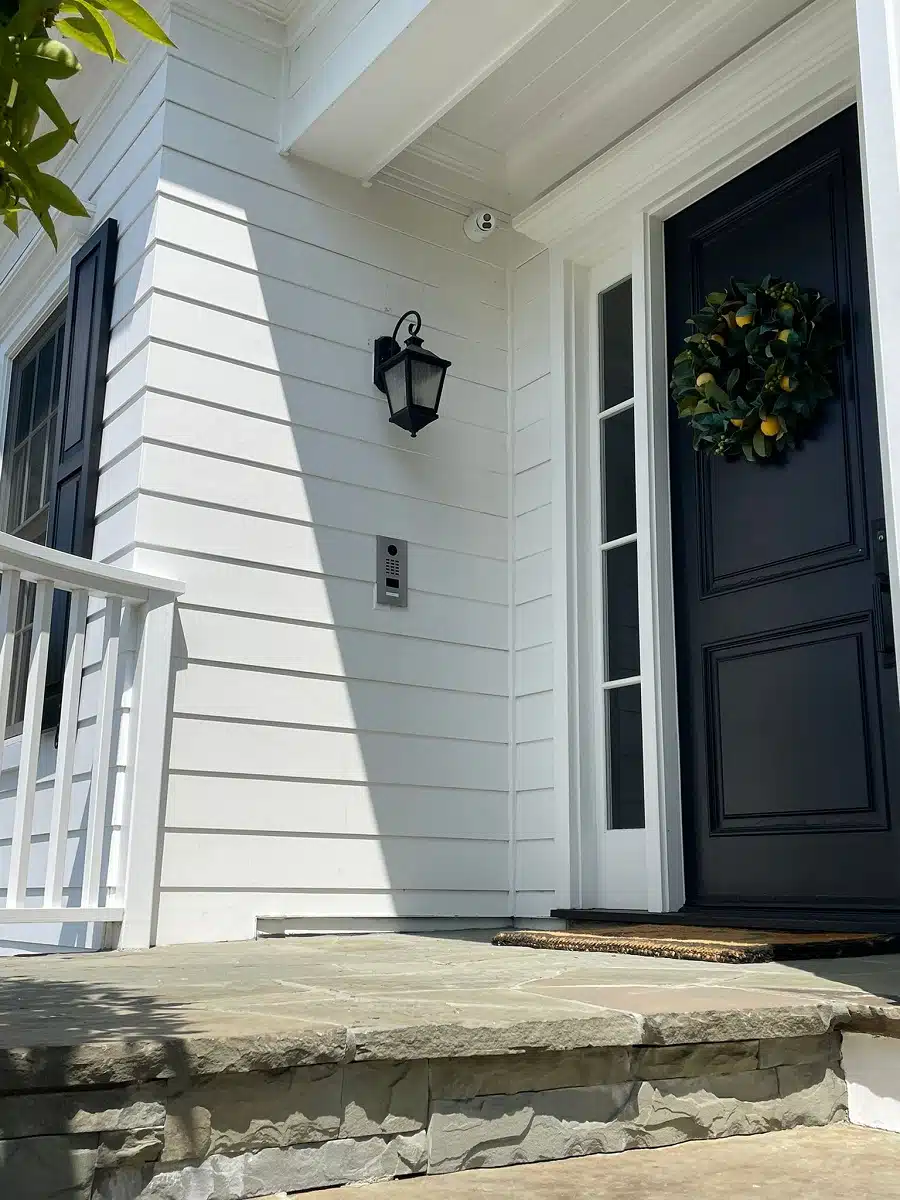 installing security cameras outside home Los Angeles- Onboard IT Tech