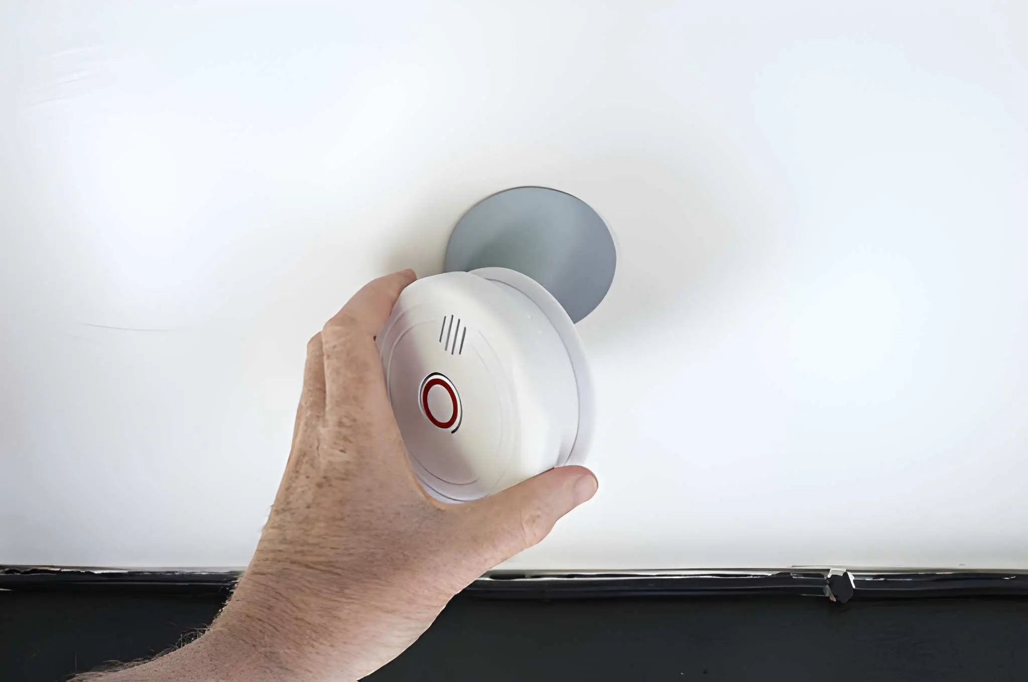 Commercial Alarm System Installation with integrated access control and real-time alerts